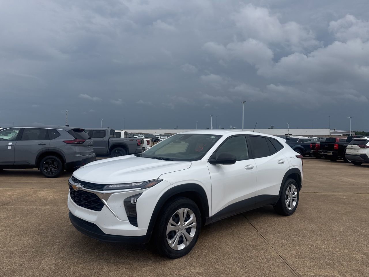 Used 2025 Chevrolet Trax LS image 8