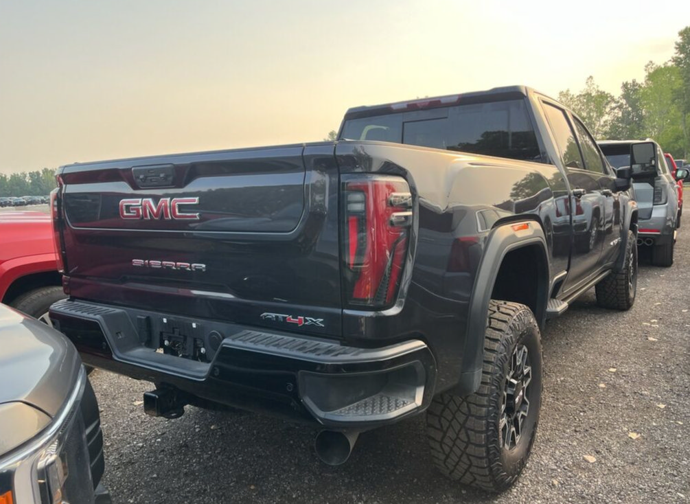 Used 2026 GMC Sierra 2500 AT4X AWD/4WD image 3