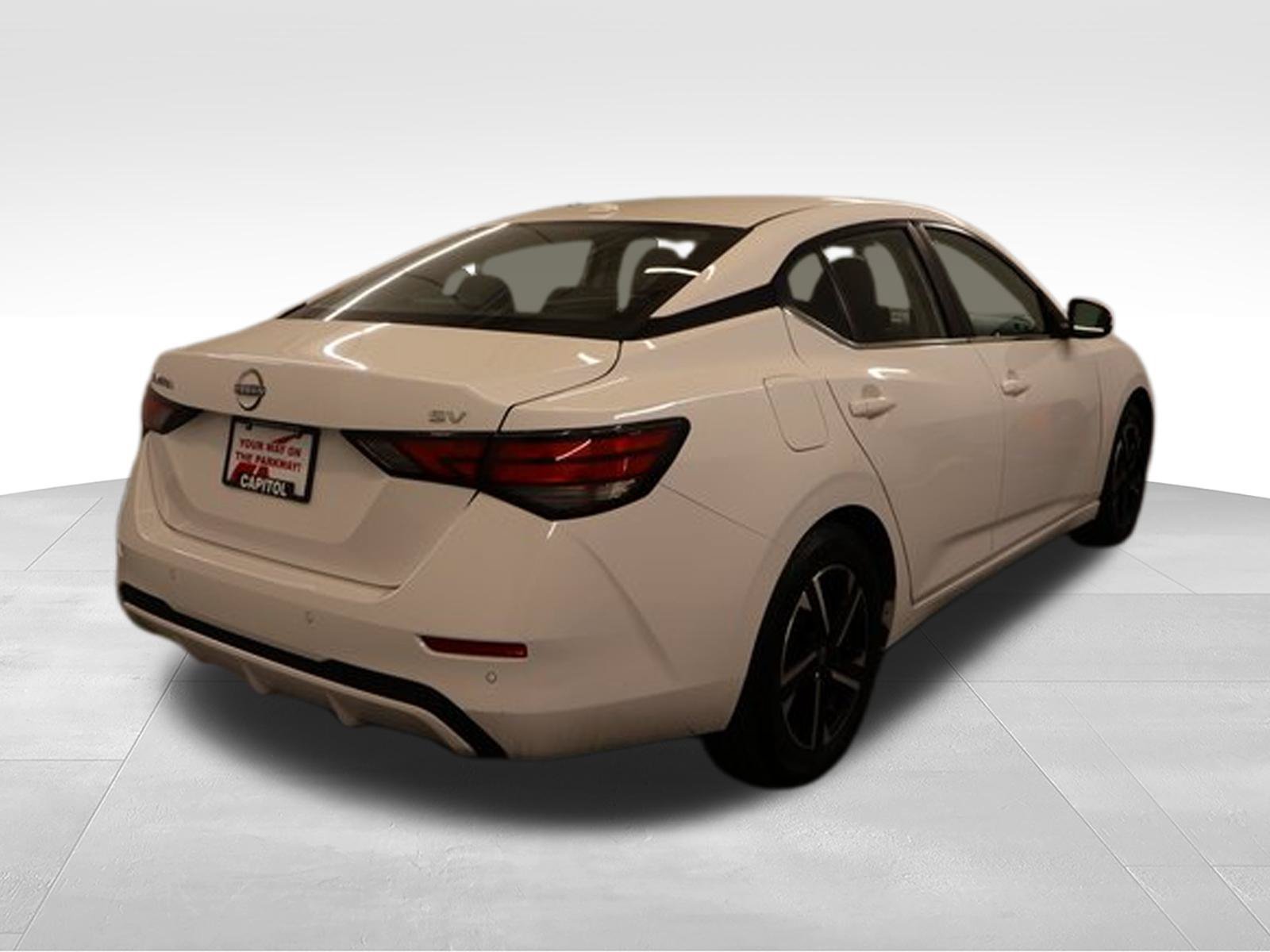 Used 2024 Nissan Sentra SV FWD image 2