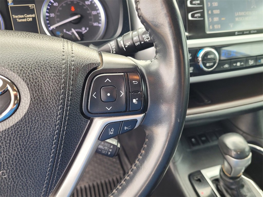 Used 2019 Toyota Highlander XLE image 23