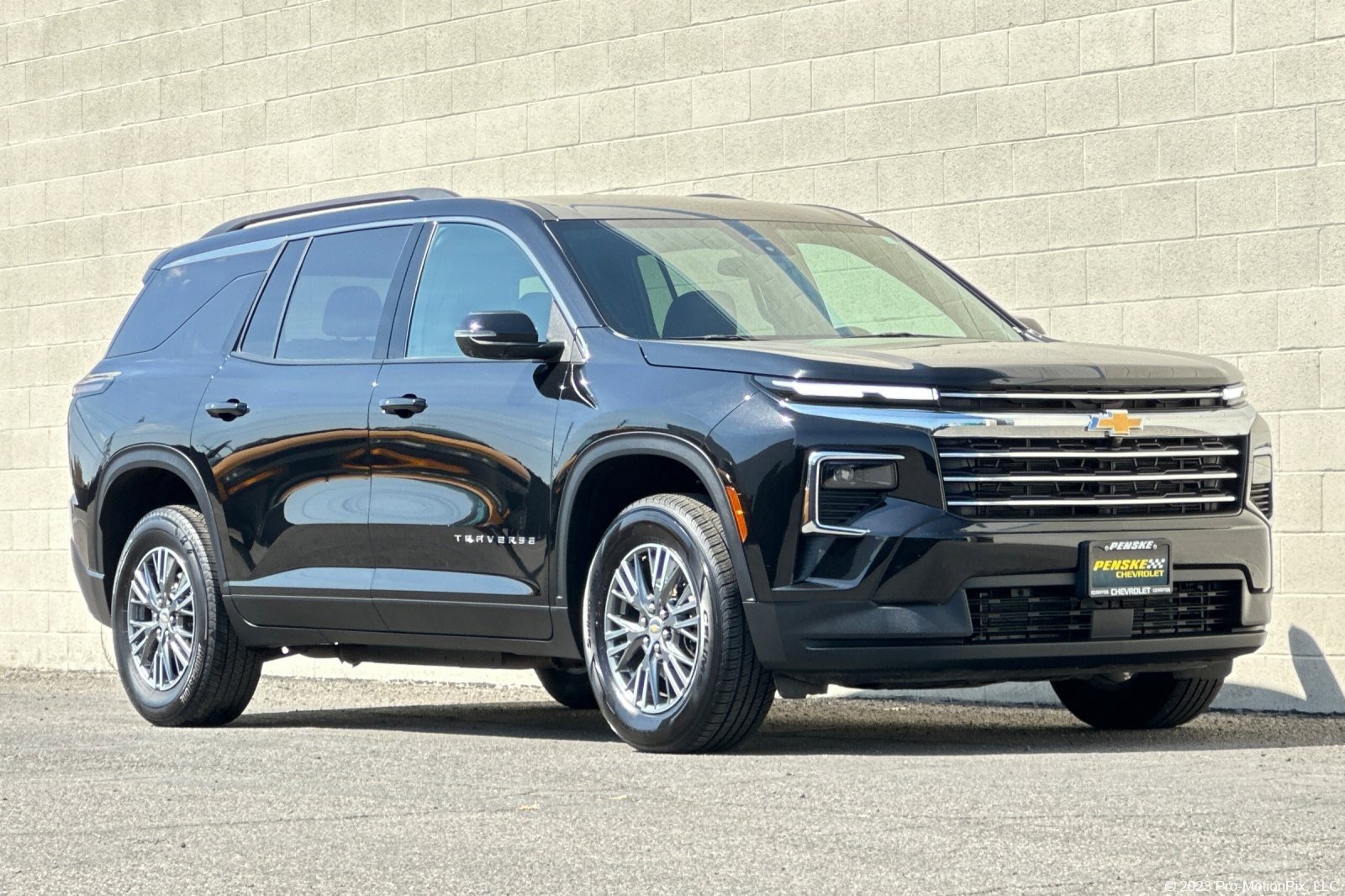 Used 2024 Chevrolet Traverse LT