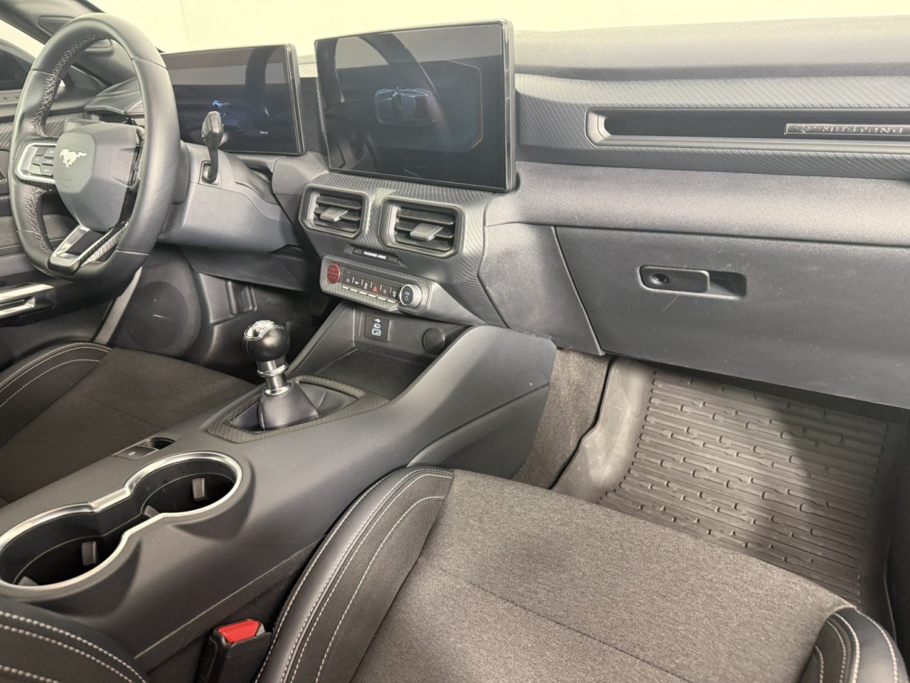 Used 2024 Ford Mustang GT RWD image 11
