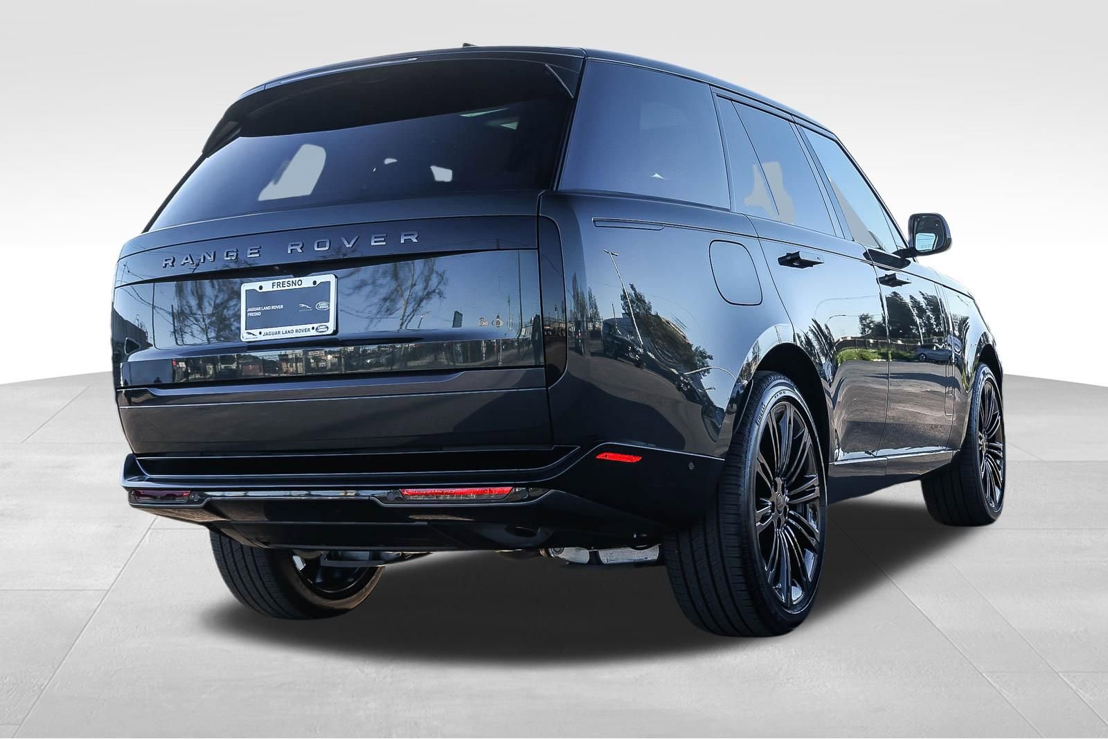 New 2026 Land Rover Range Rover SE image 5
