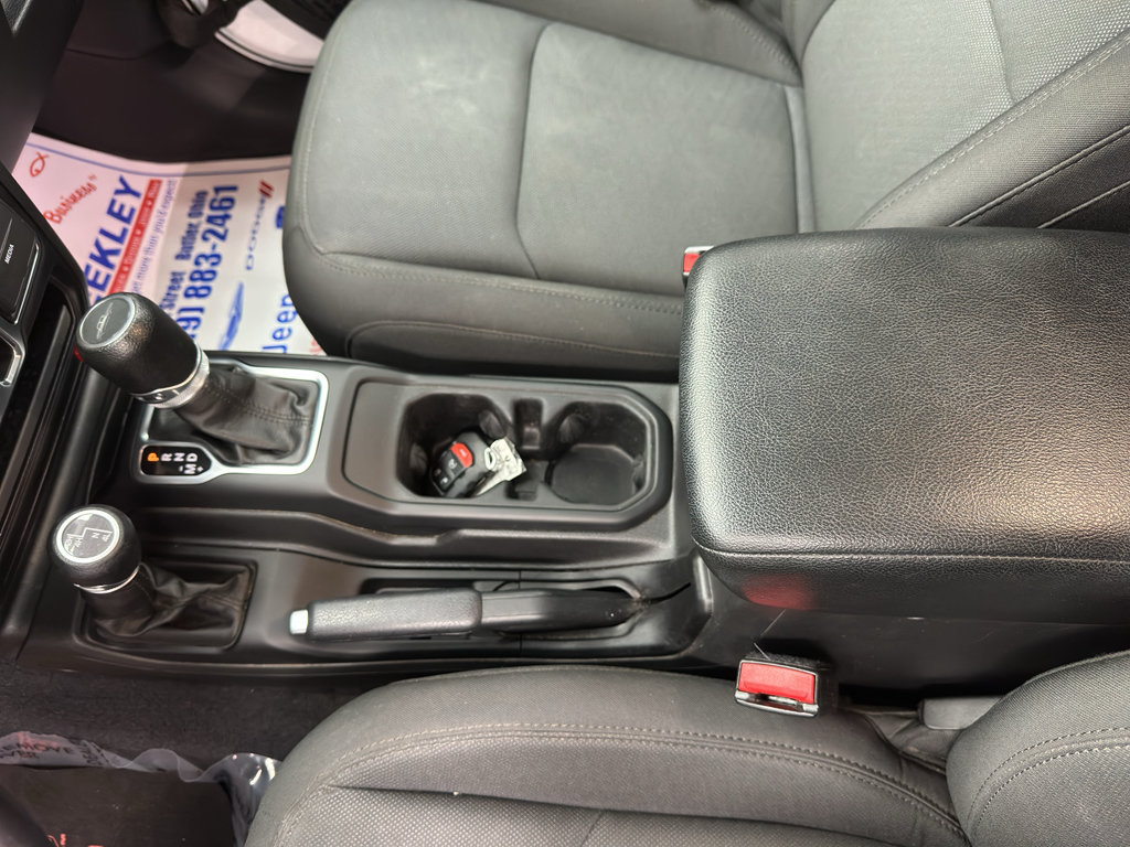 Used 2023 Jeep Gladiator Sport AWD/4WD image 11