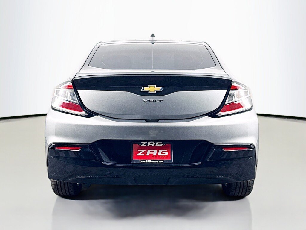 Used 2017 Chevrolet Volt LT w/ Comfort Package FWD image 4