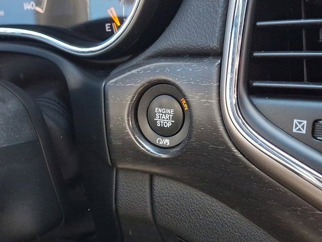 Certified 2018 Jeep Grand Cherokee Altitude AWD/4WD image 28