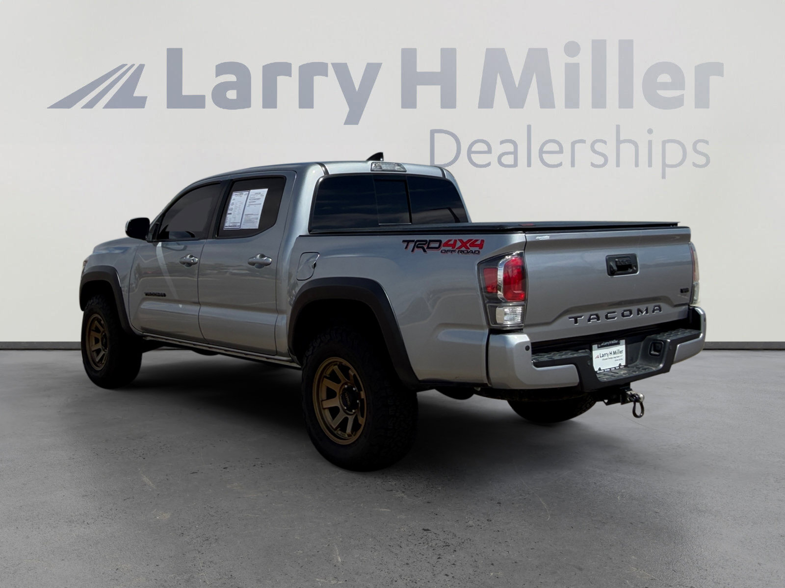 Used 2020 Toyota Tacoma TRD Off-Road w/ Technology Package AWD/4WD image 4