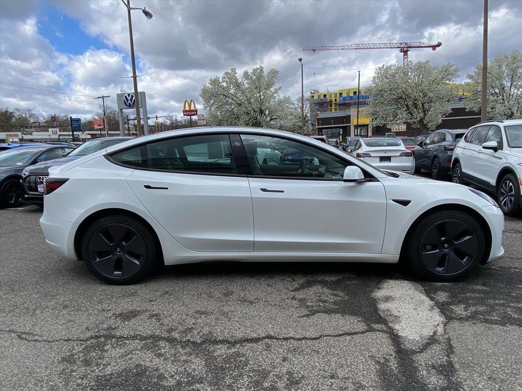 Used 2023 Tesla Model 3 Standard Range image 2