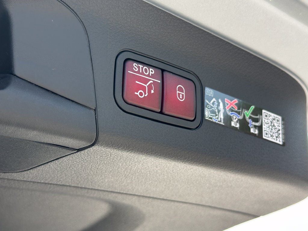 New 2026 Mercedes-Benz GLS 450 4MATIC image 23