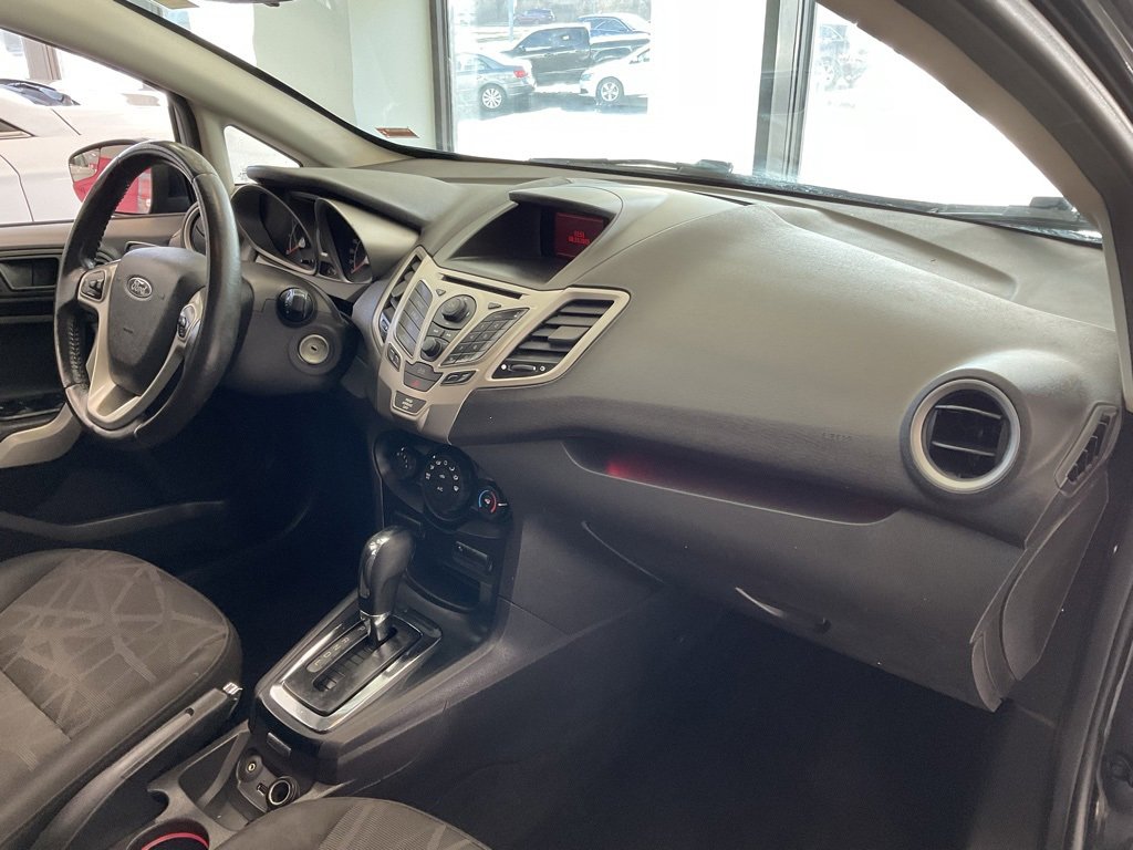 Used 2013 Ford Fiesta SE image 16