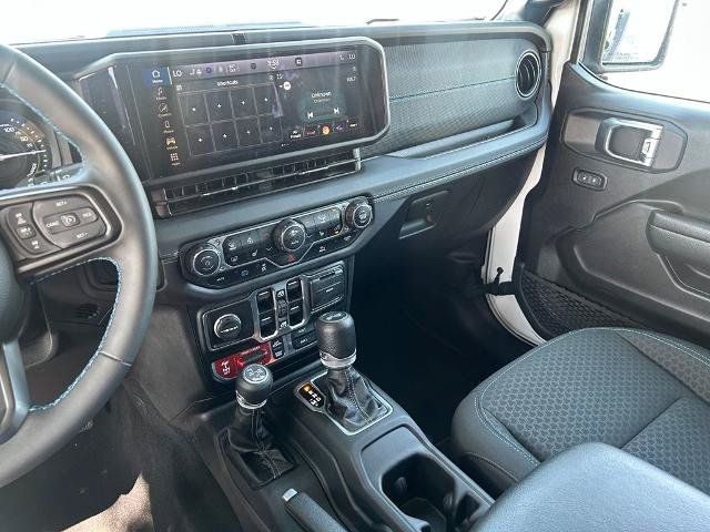 Used 2025 Jeep Wrangler Unlimited Rubicon 4xe w/ Convenience Group AWD/4WD image 23