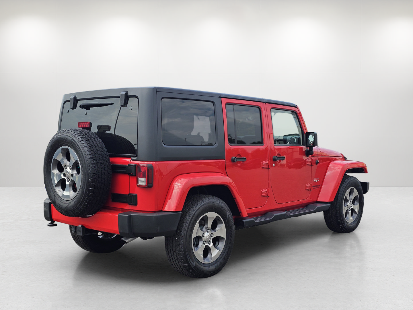 Used 2017 Jeep Wrangler Unlimited Sahara w/ Connectivity Group AWD/4WD image 5