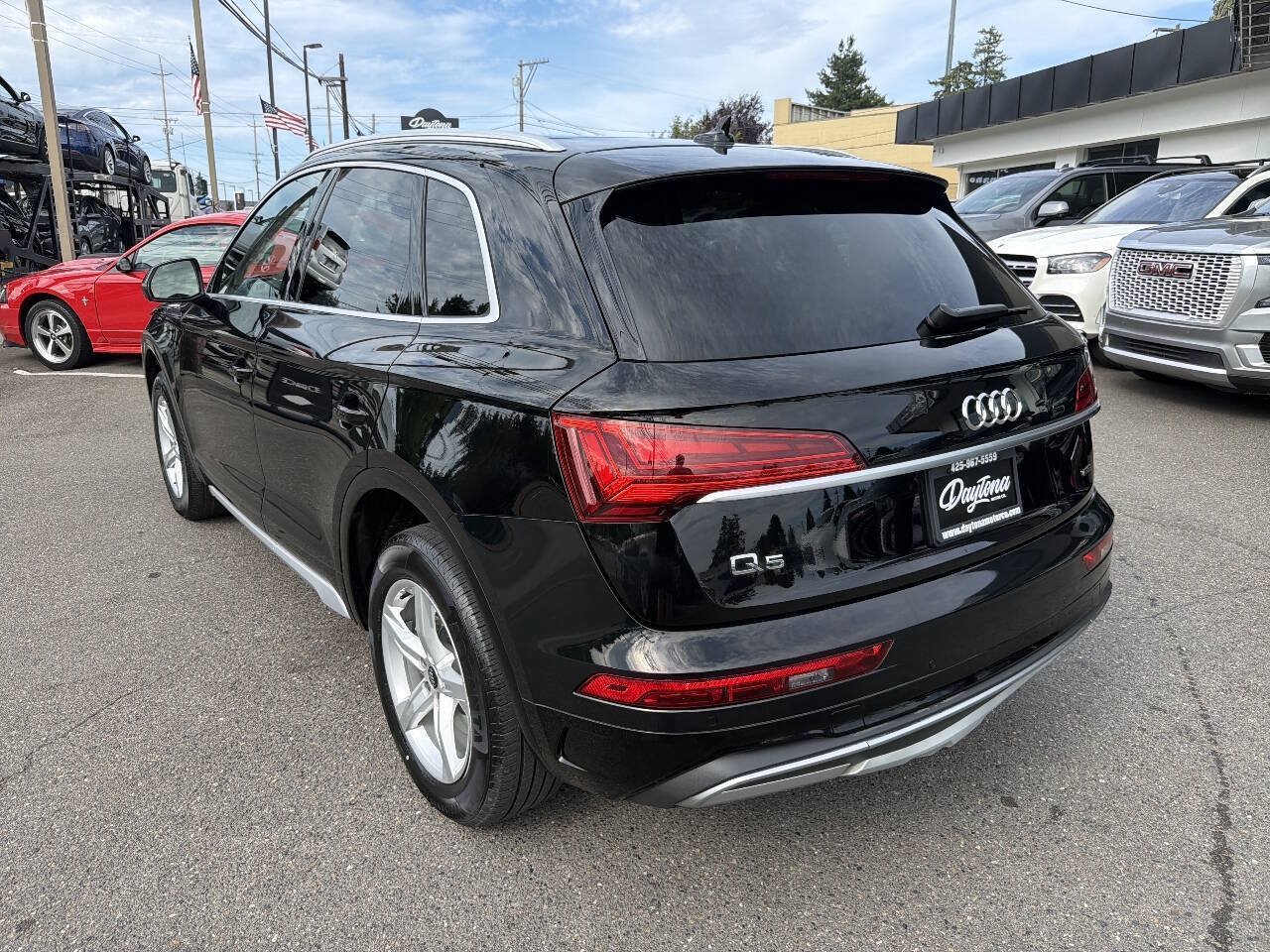 Used 2023 Audi Q5 2.0T Premium w/ Convenience Package AWD/4WD image 3