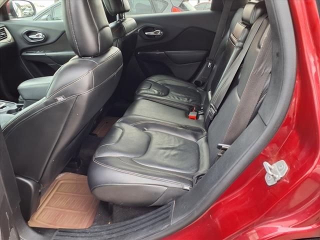 Used 2016 Jeep Cherokee Latitude w/ Comfort/Convenience Group FWD image 11