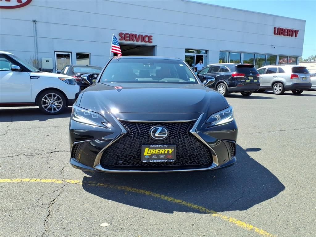 Used 2023 Lexus ES 350 F Sport image 2