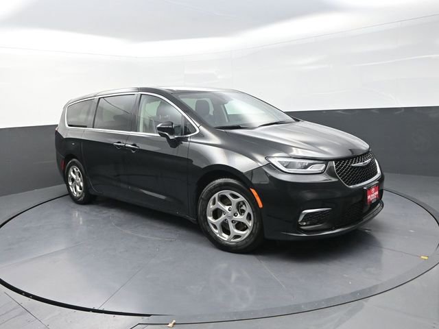 Used 2024 Chrysler Pacifica Limited image 10