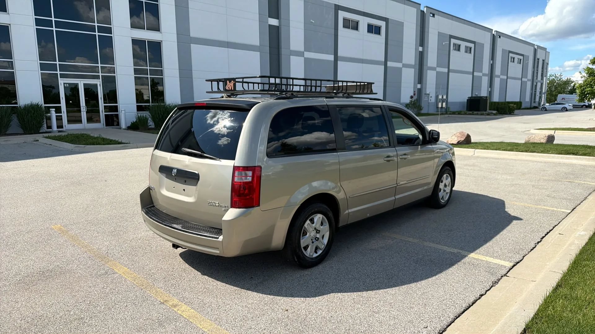 Used 2009 Dodge Grand Caravan SE w/ Climate Group FWD image 5