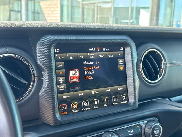 Used 2021 Jeep Wrangler Unlimited Sahara AWD/4WD image 28