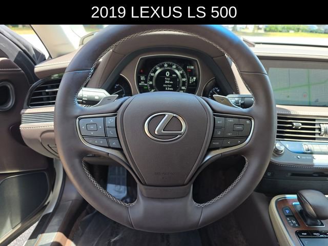 Used 2019 Lexus LS 500 w/ Accessory Package (Z2) RWD image 26