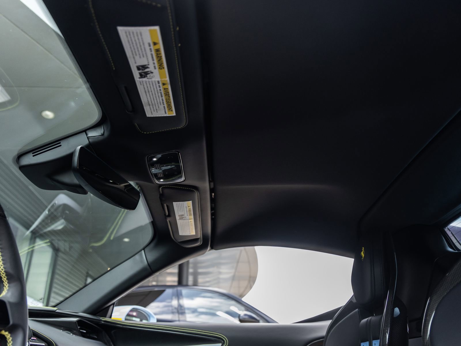 Used 2024 Ferrari SF90 Spider image 33