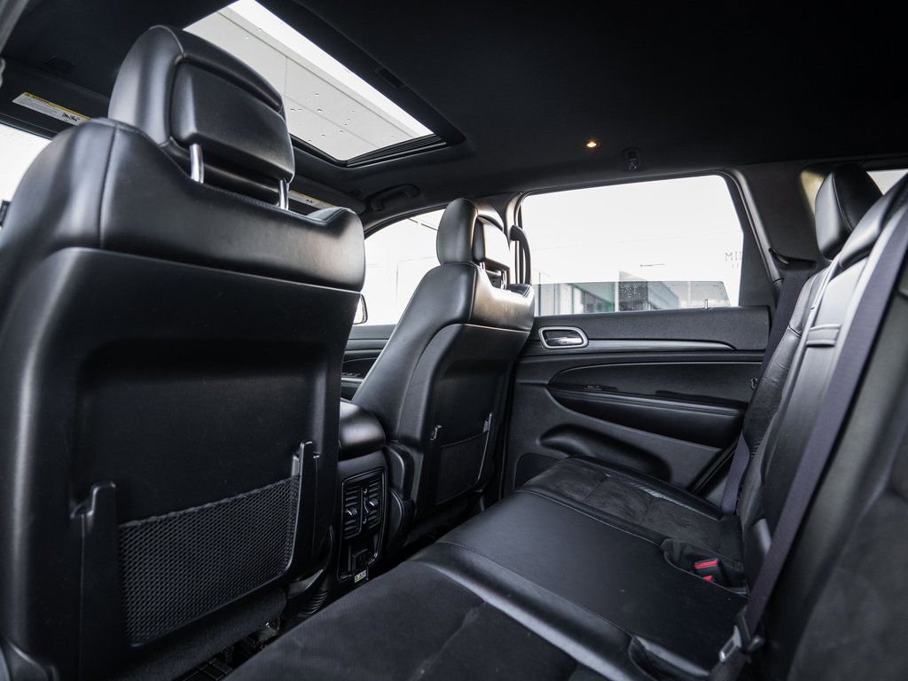 Used 2020 Jeep Grand Cherokee Altitude image 29