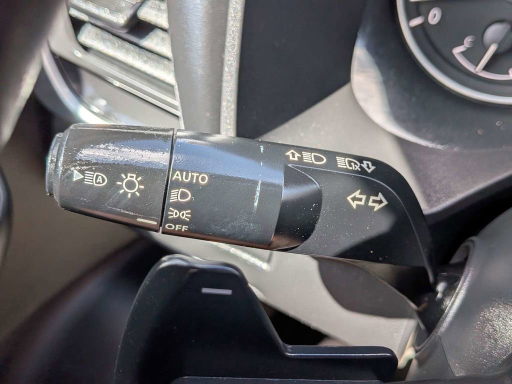 Used 2024 Nissan Rogue S FWD image 29