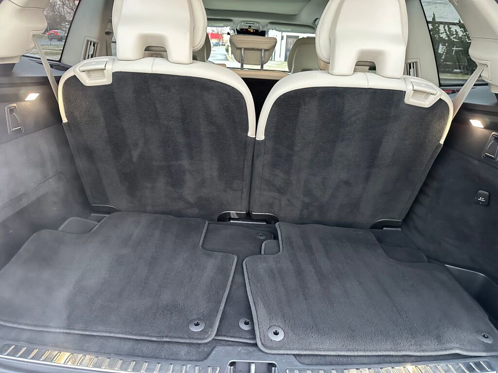 Used 2021 Volvo XC90 T6 Momentum image 31