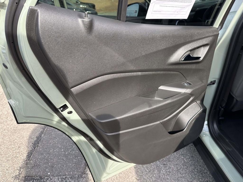 Used 2024 Chevrolet Trax ACTIV w/ Sunroof Package image 18