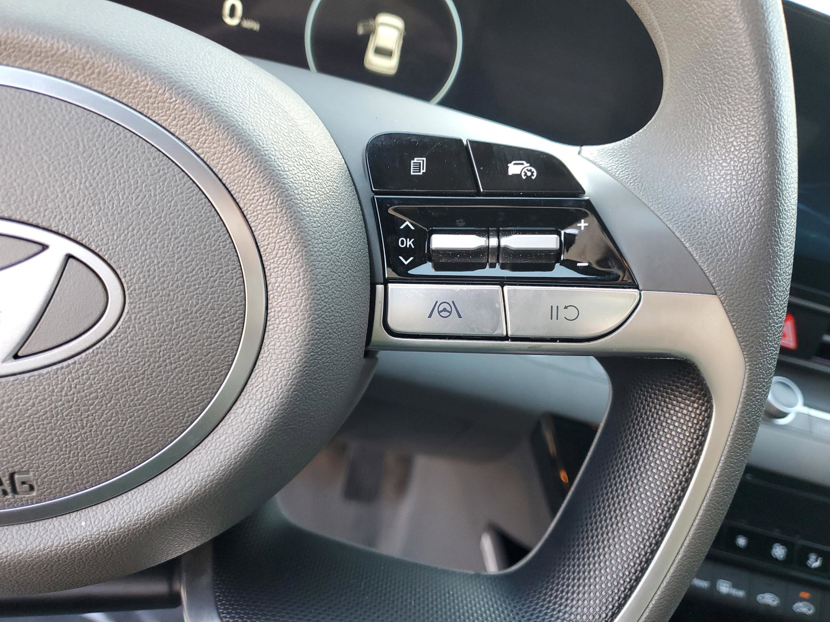 Used 2024 Hyundai Elantra SEL image 23