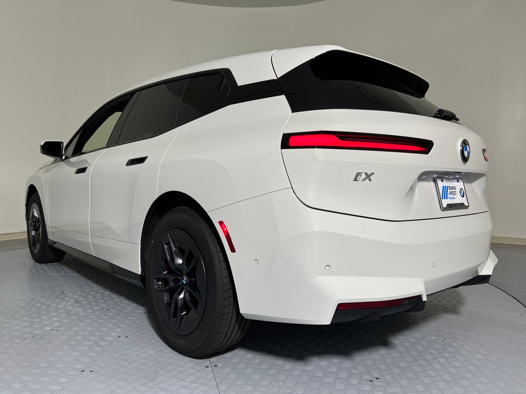 New 2026 BMW iX xDrive60 w/ Executive Package AWD/4WD image 3