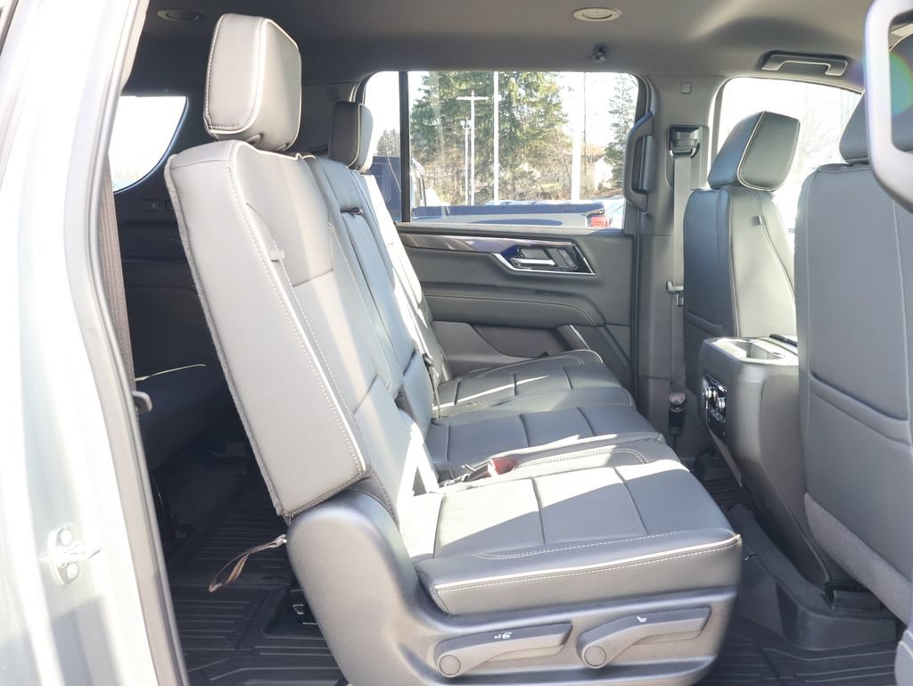 New 2026 GMC Yukon XL Elevation w/ LPO, Elevation Black Package AWD/4WD image 39