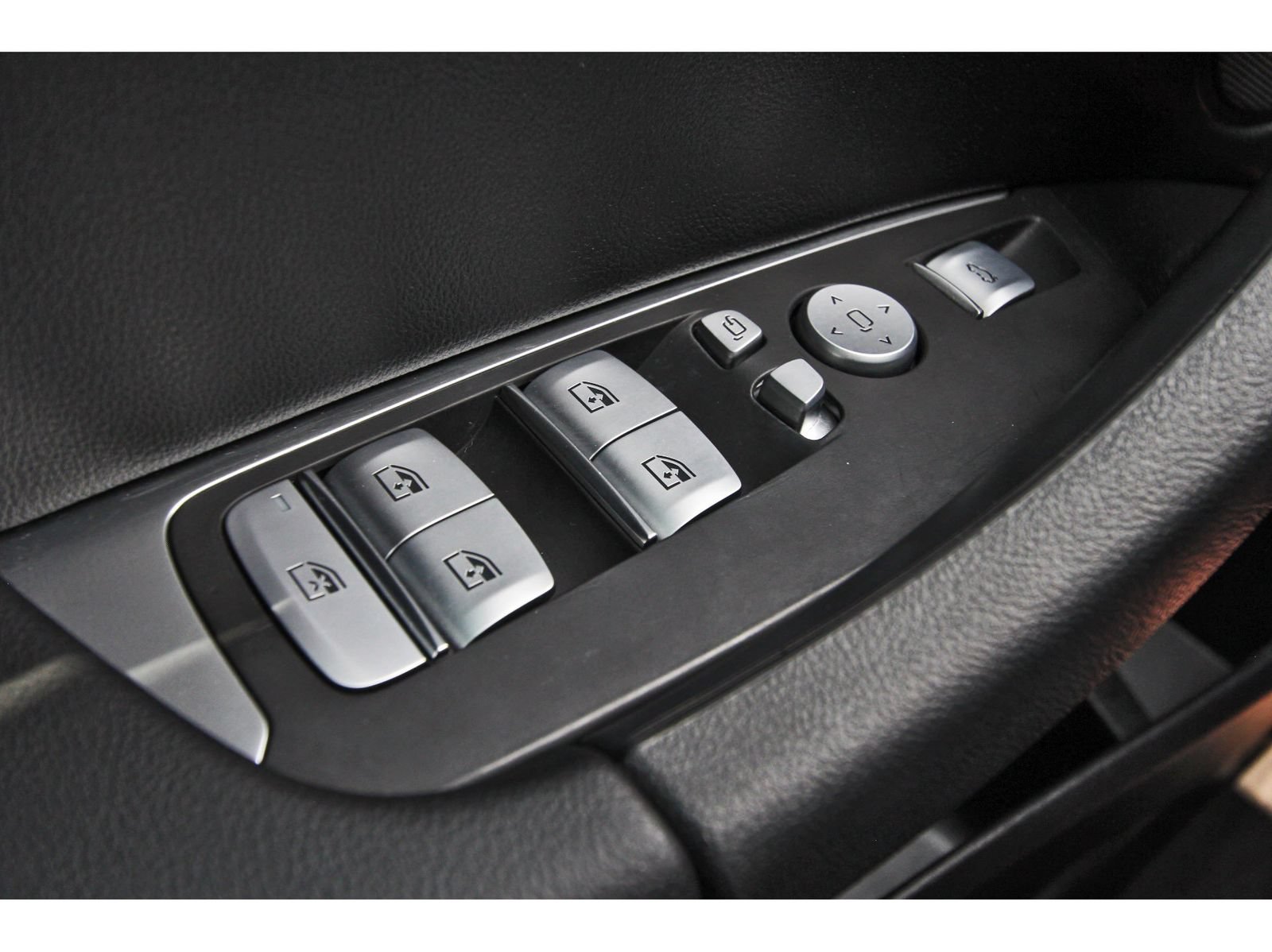 Used 2024 BMW X4 xDrive30i AWD/4WD image 23