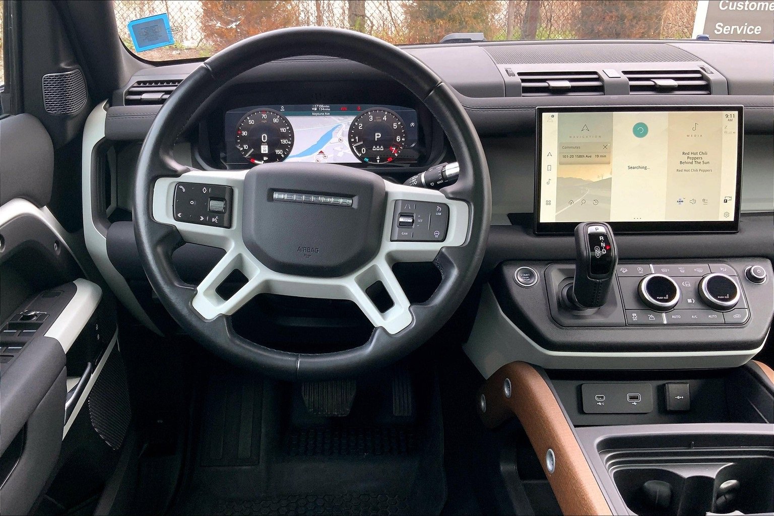 Used 2022 Land Rover Defender 110 S image 5