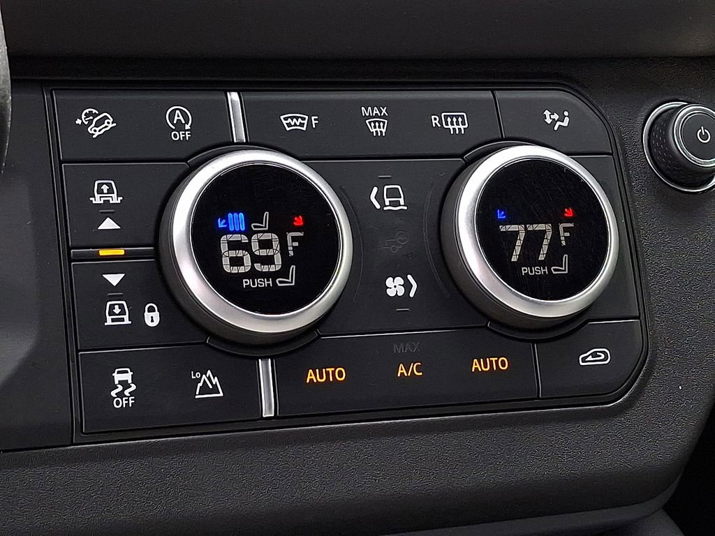 Used 2025 Land Rover Defender 110 S image 21