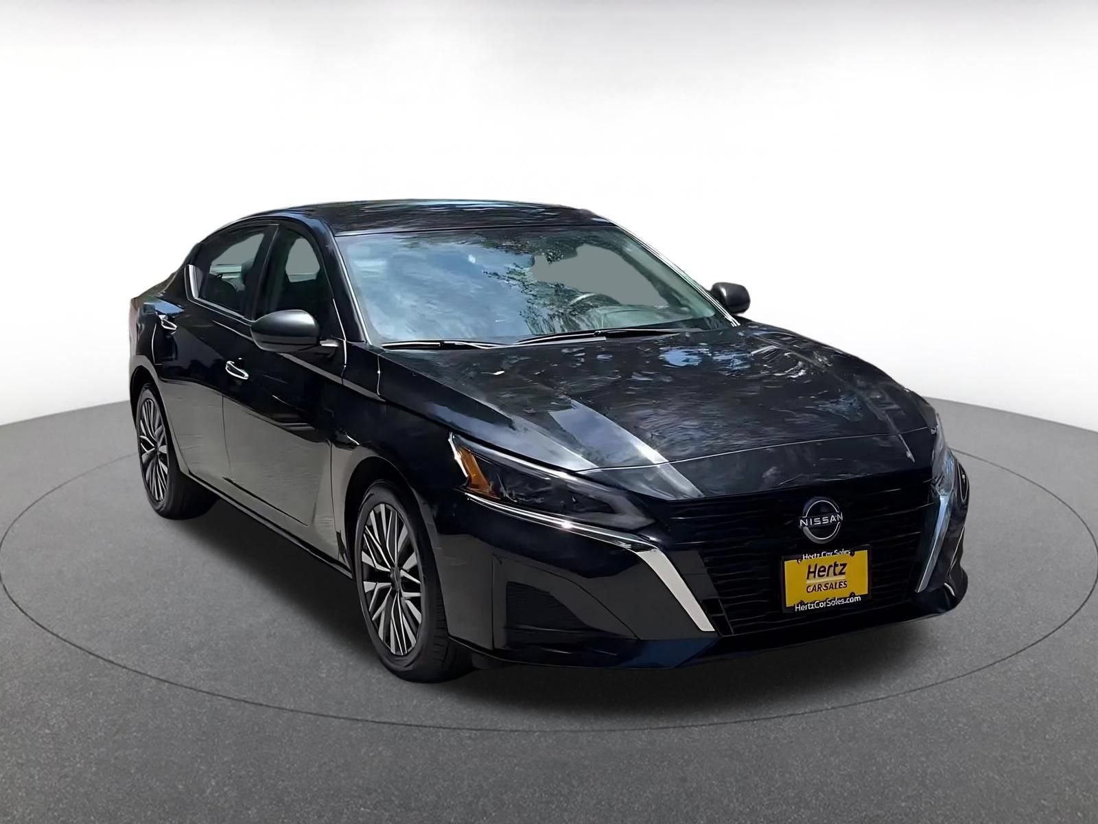 Used 2025 Nissan Altima 2.5 SV FWD image 3