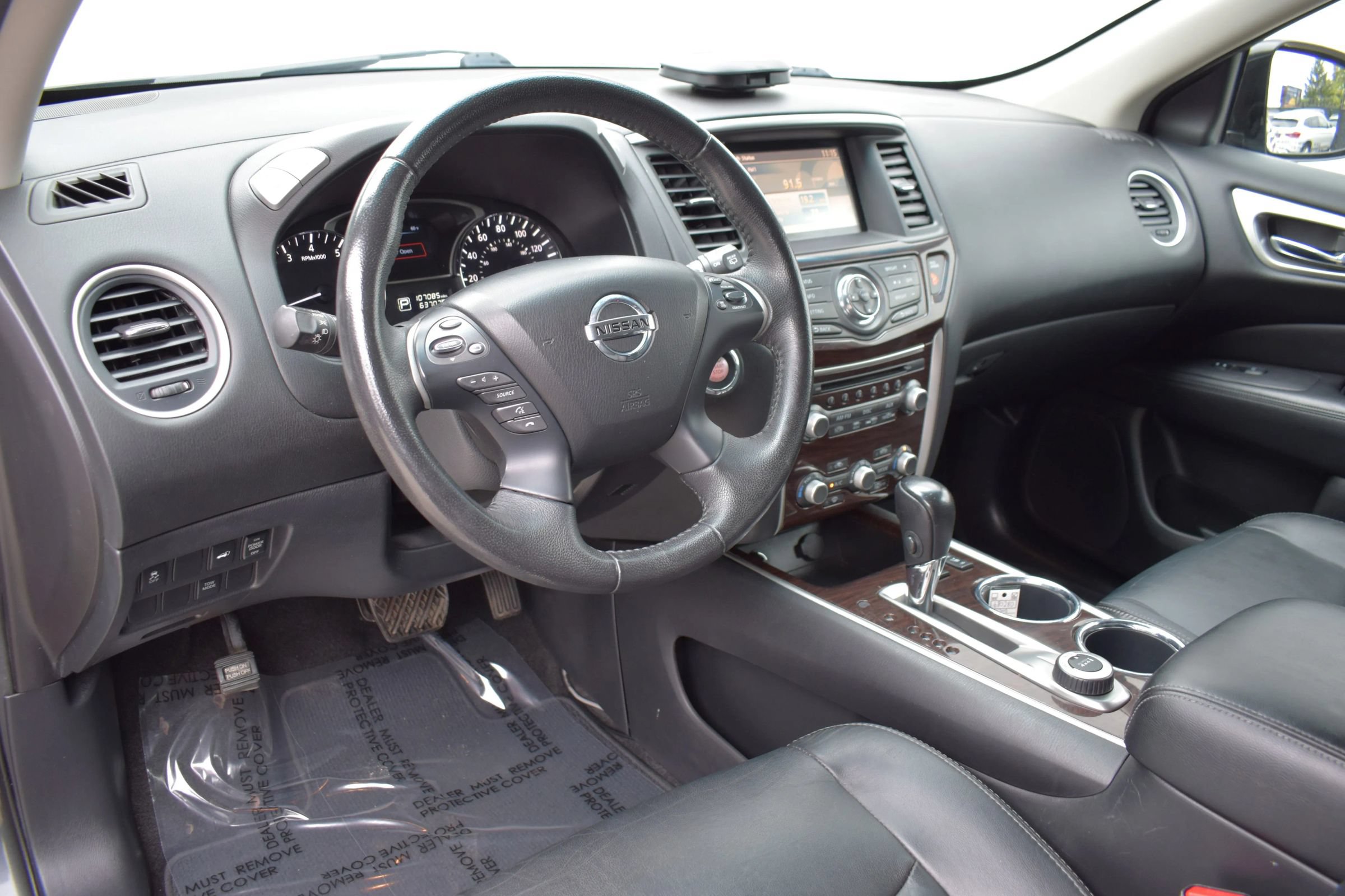 Used 2013 Nissan Pathfinder SL w/ Cargo Pkg AWD/4WD image 3