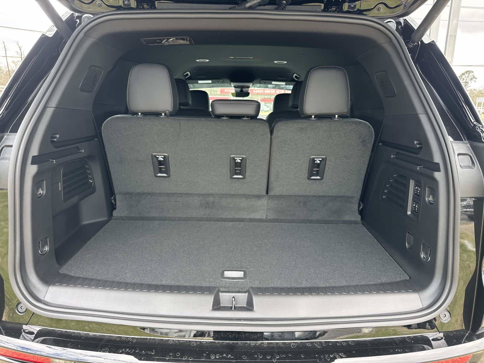 New 2026 Chevrolet Traverse High Country FWD image 7