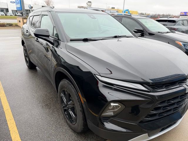 Used 2023 Chevrolet Blazer LT w/ Convenience Package FWD image 3