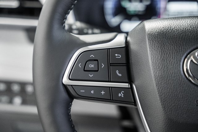 New 2025 Toyota Highlander Platinum image 30