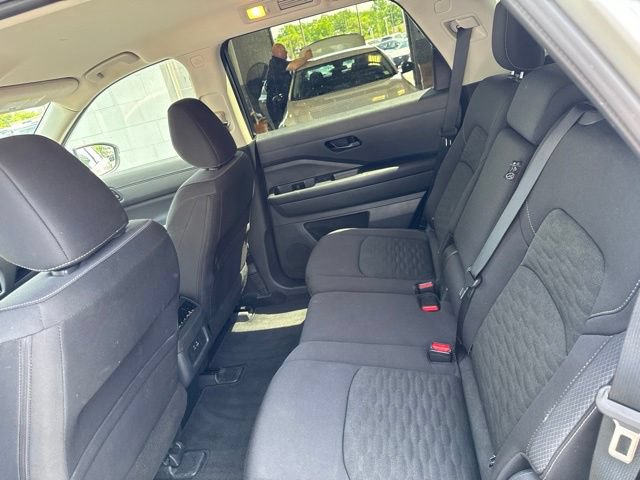 Used 2025 Nissan Pathfinder SV AWD/4WD image 13