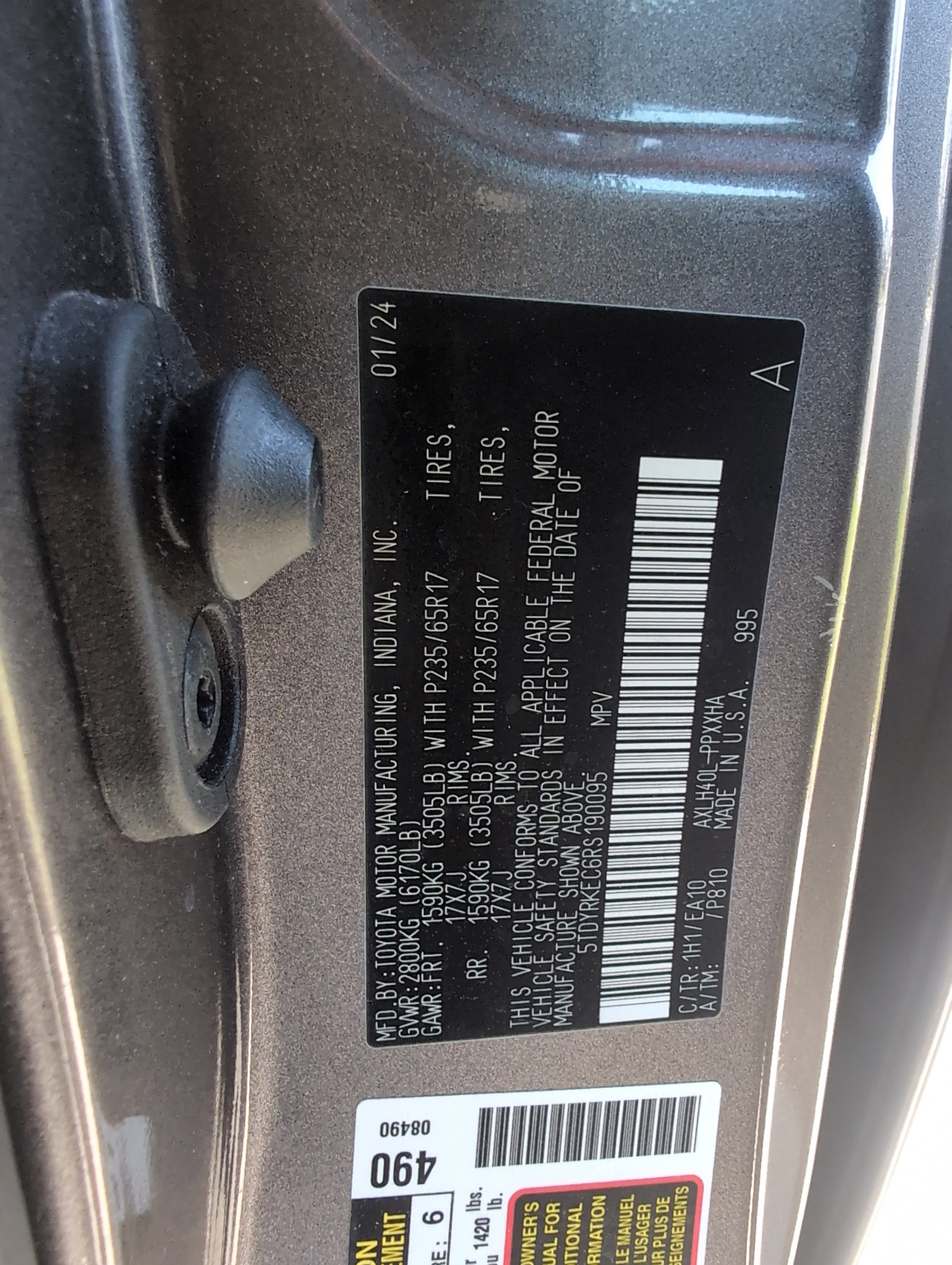Certified 2024 Toyota Sienna XLE FWD image 34
