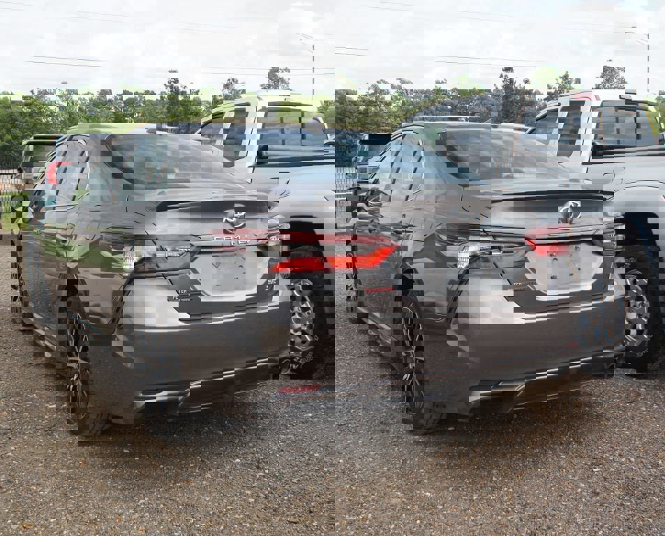 Used 2024 Toyota Camry SE w/ Convenience Package FWD image 3