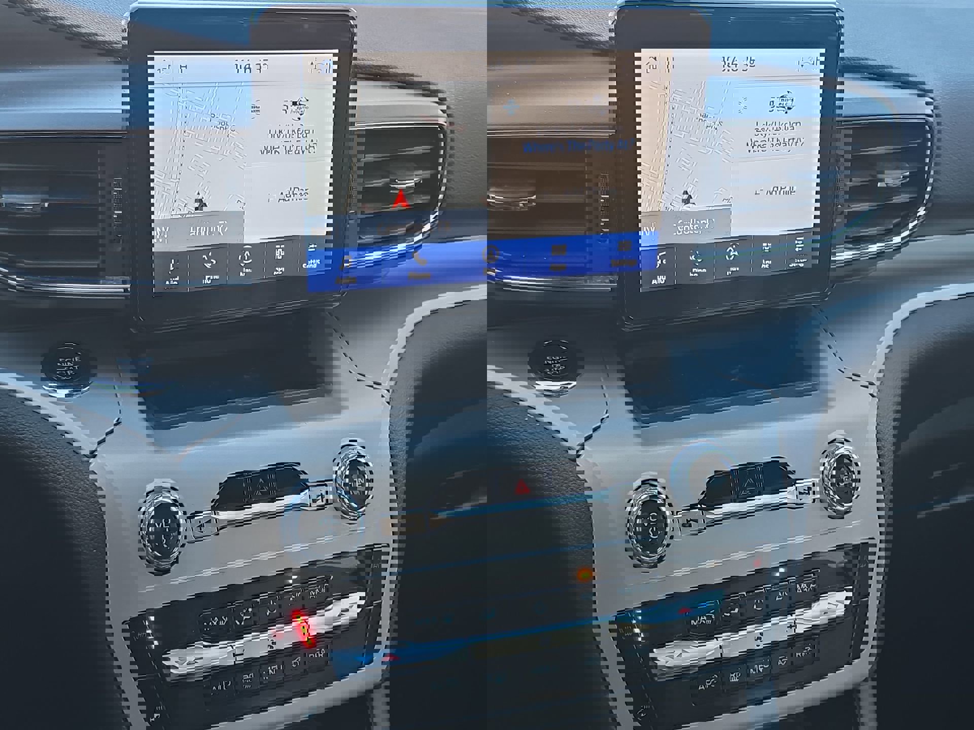 Used 2023 Ford Explorer XLT w/ Equipment Group 202A image 17