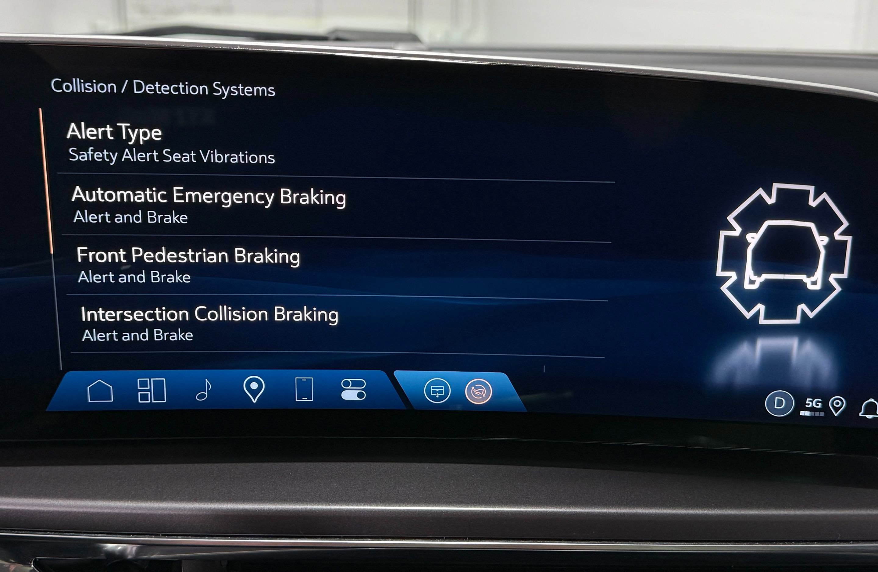 Used 2024 Cadillac Lyriq Tech RWD image 26