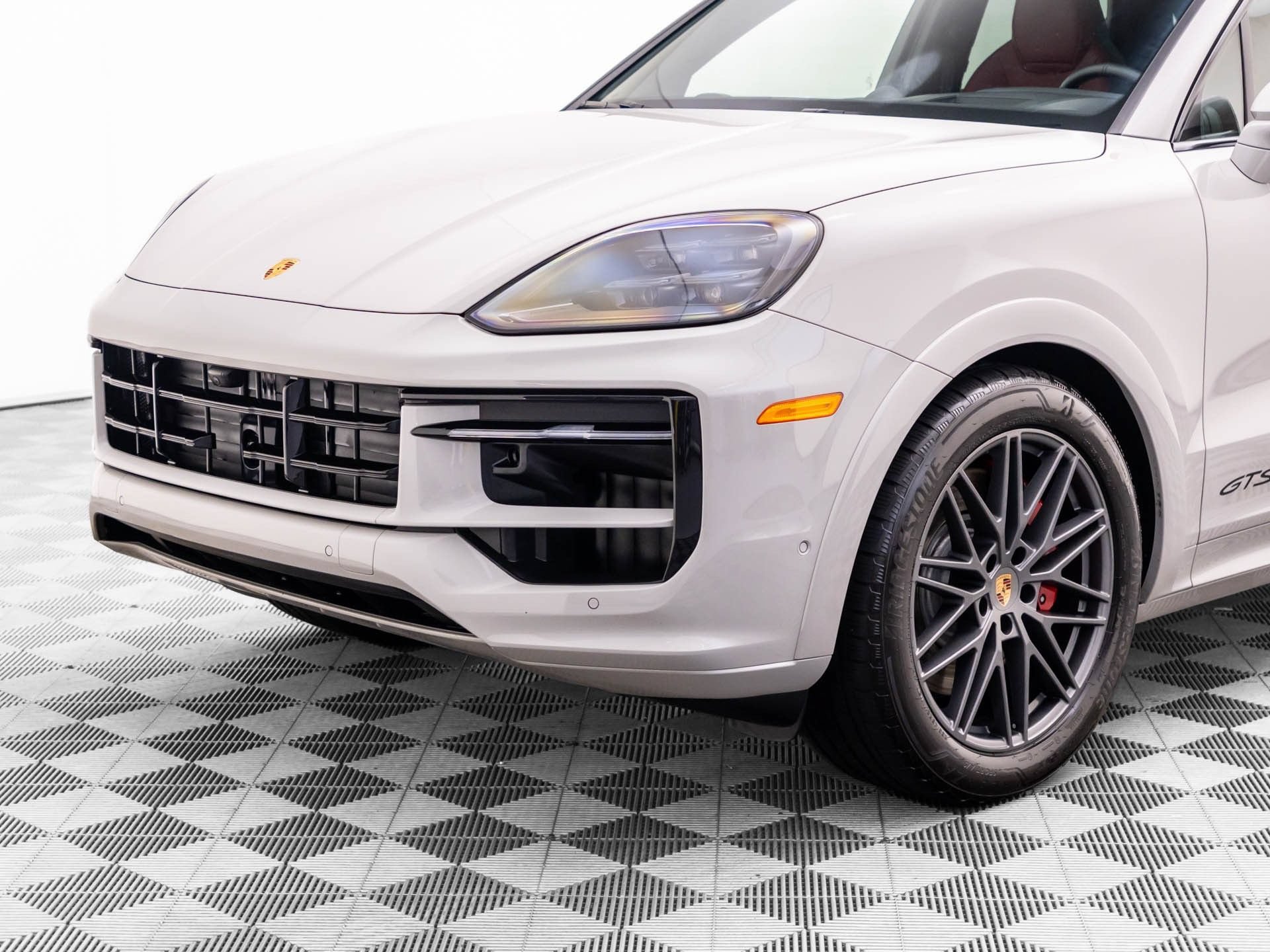 Used 2026 Porsche Cayenne GTS AWD/4WD image 44