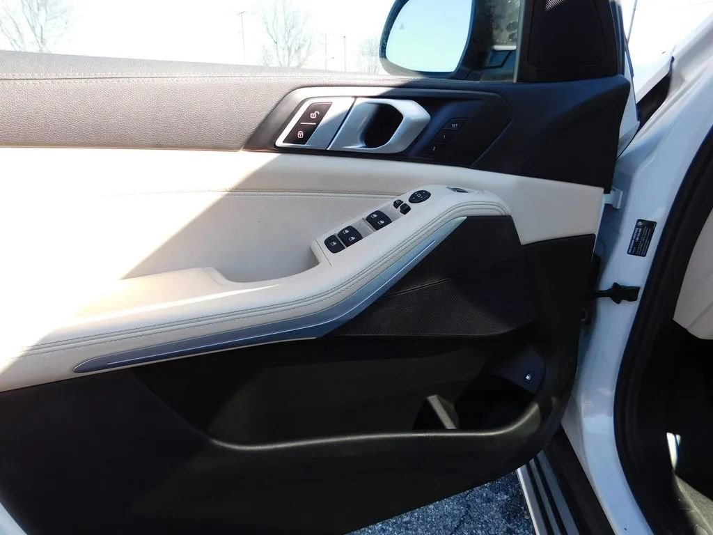 Used 2022 BMW X5 xDrive45e w/ Climate Comfort Package image 20