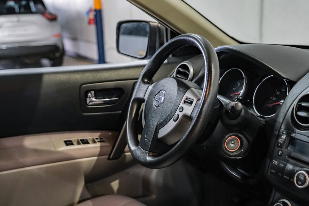 Used 2009 Nissan Rogue SL w/ Moonroof Pkg image 16