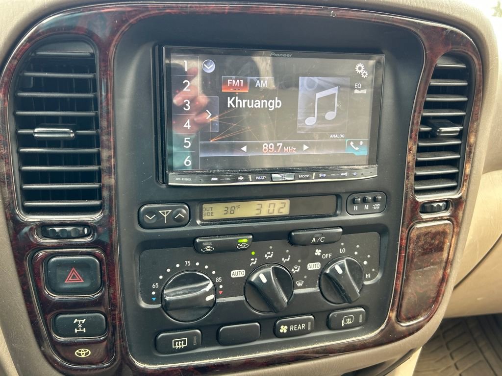 Used 2000 Toyota Land Cruiser image 13