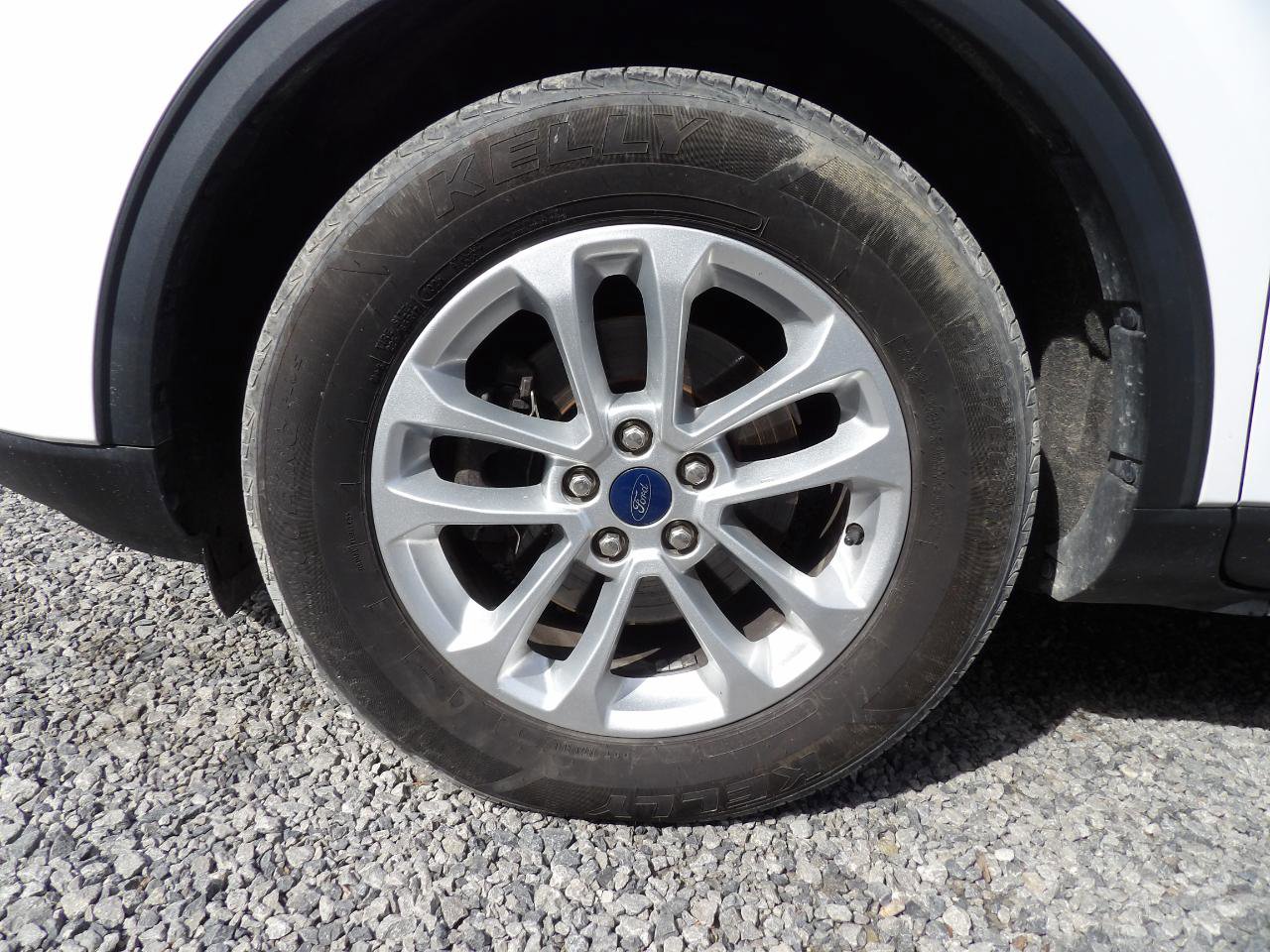 Used 2020 Ford Escape SE image 21