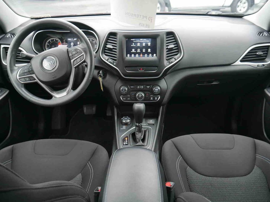 Used 2019 Jeep Cherokee Latitude w/ Popular Appearance Group image 5